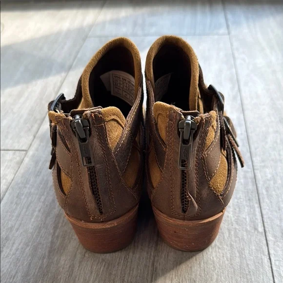 Ugg Patsy Brown Suede Ankle Boots with heels and cutouts size 6.5 fall boots - Picture 7 of 15